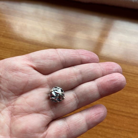 Pandora's Stella Star charm - RETIRED - Picture 9 of 14